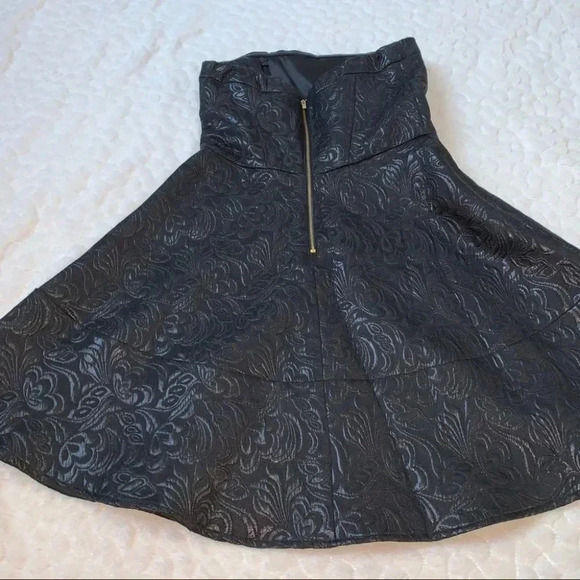 New Express Strapless Fit & Flare Little Black Dress 8 - Picture 3 of 12